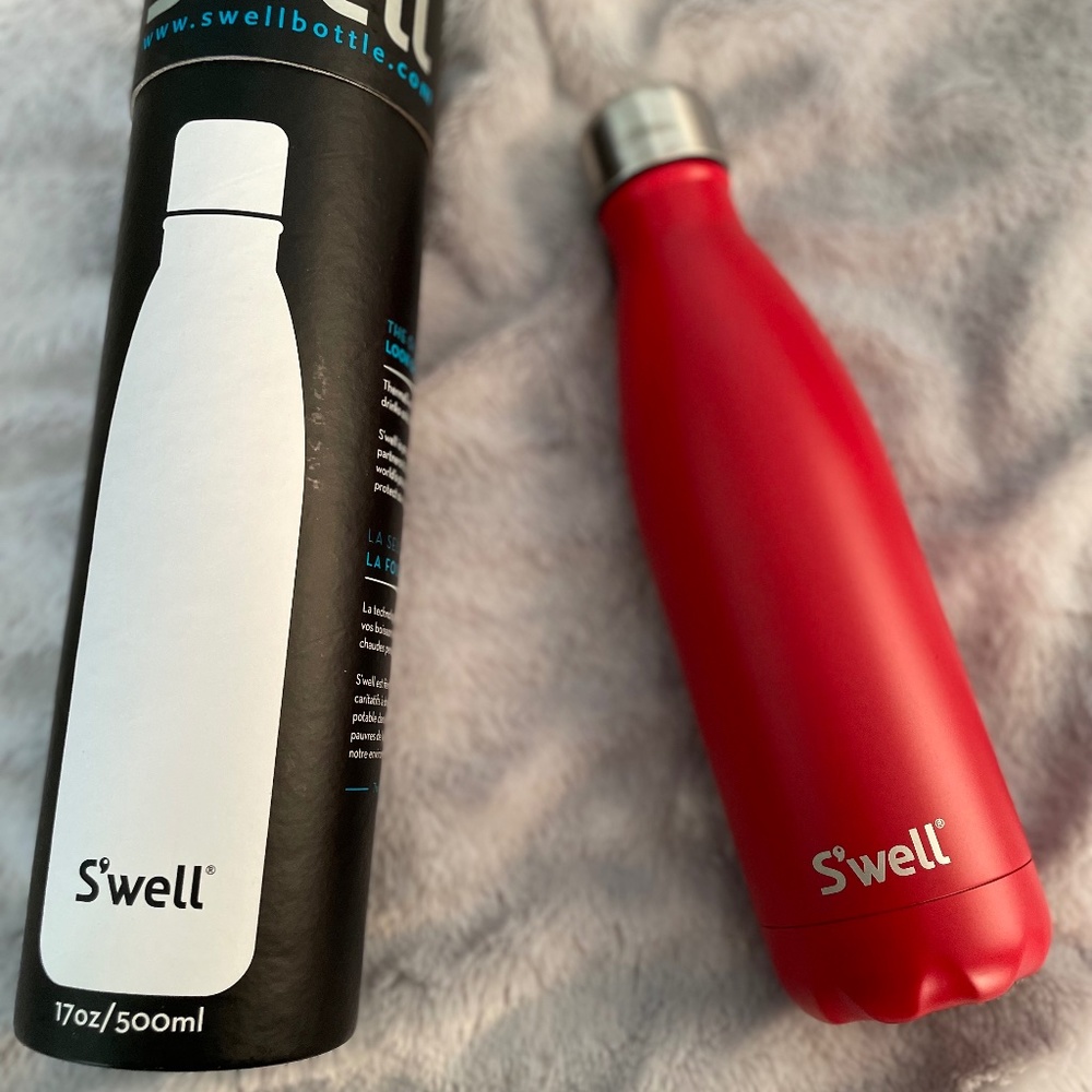 New Scarlet Swell insulated drink bottle,  17 oz